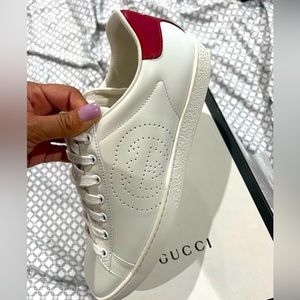 White and red soft leather tennis shoes size 38 1/2 brand new